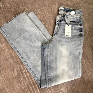 Avery Straight Fit High Rise Jeans with V Front Waistband size 9/29